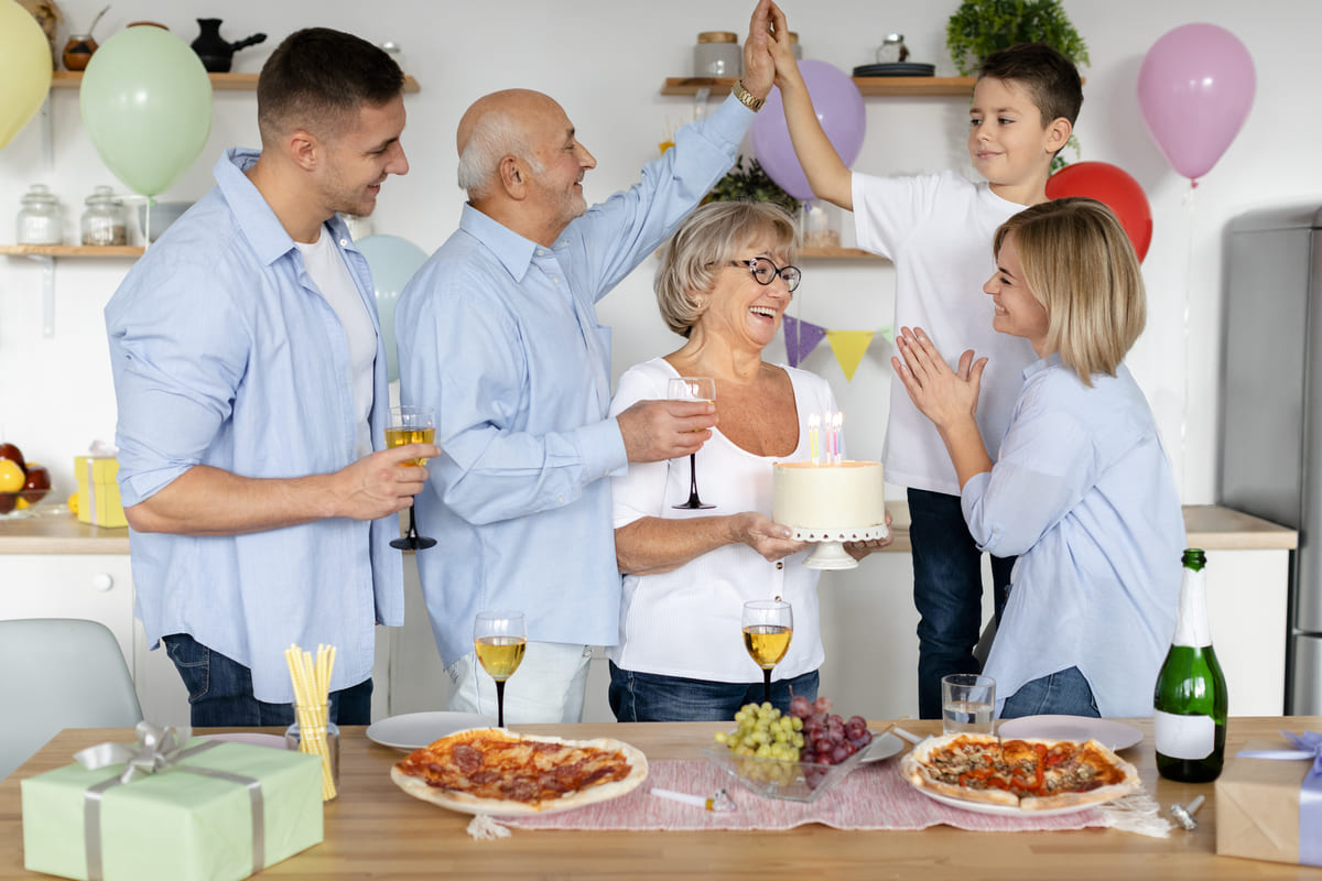 Какво да подарим за юбилей? Пожелания и идеи, които трогват!